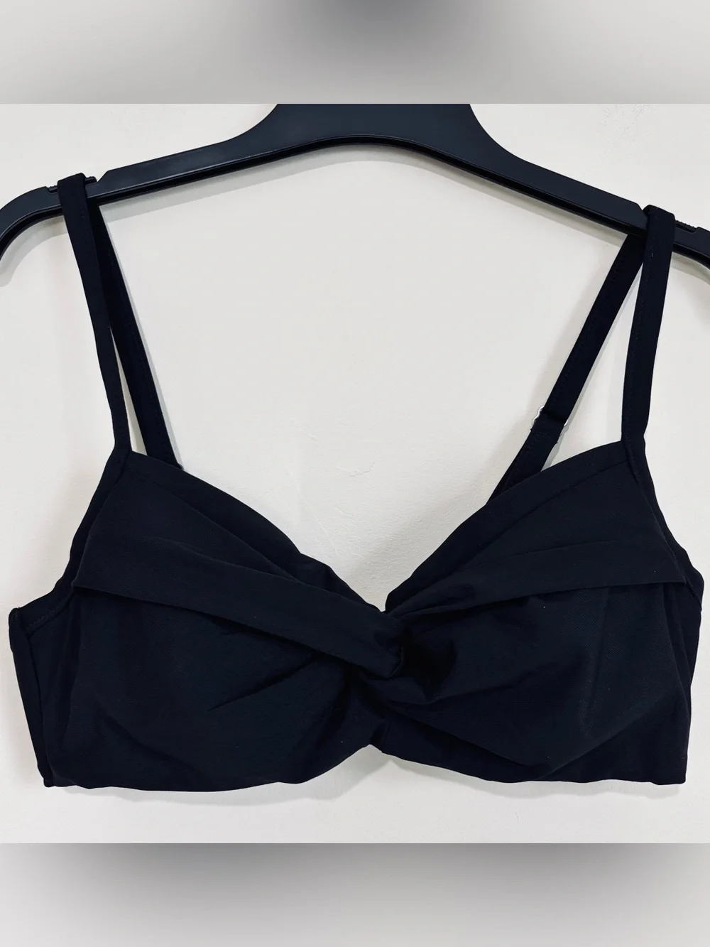 Athleta Hampton Black Twist Front Underwire Padded Beach Swim Bikini Top 34 B/C